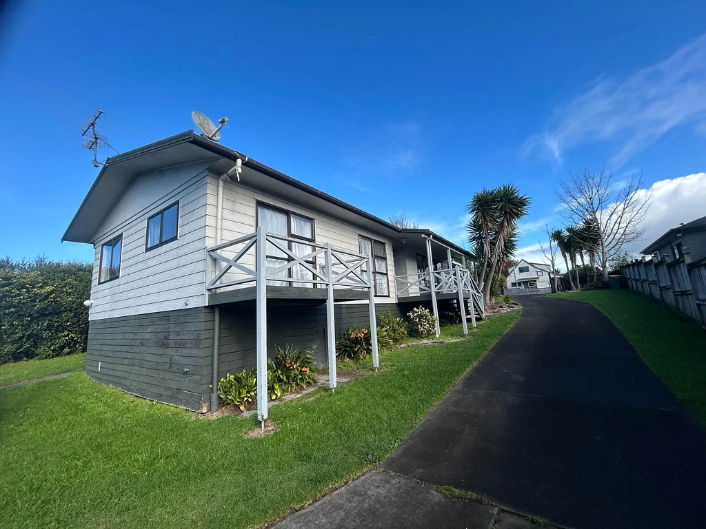 Refreshed Family Living with Flexible Bonus Sp...