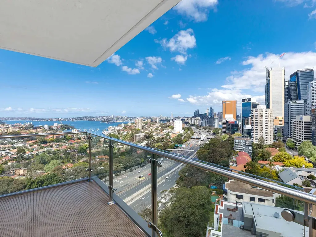 Stunning Harbour & CBD Views