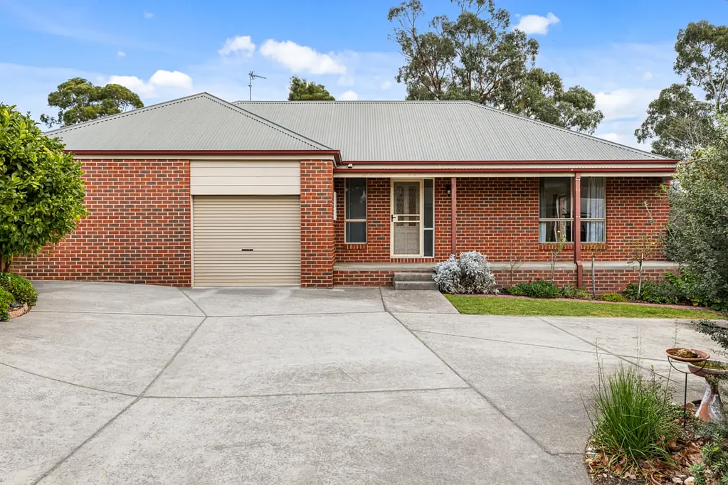 Ballarat East 3ห้องนอน Low-Maintenance Living in a Prime Ballarat East Location – Ideal First Home or Investment