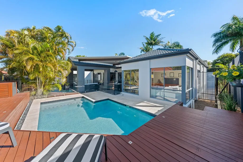 Thornlands 4 Bedroom Luxury Lowset Entertainer in Prime Thornlands Location