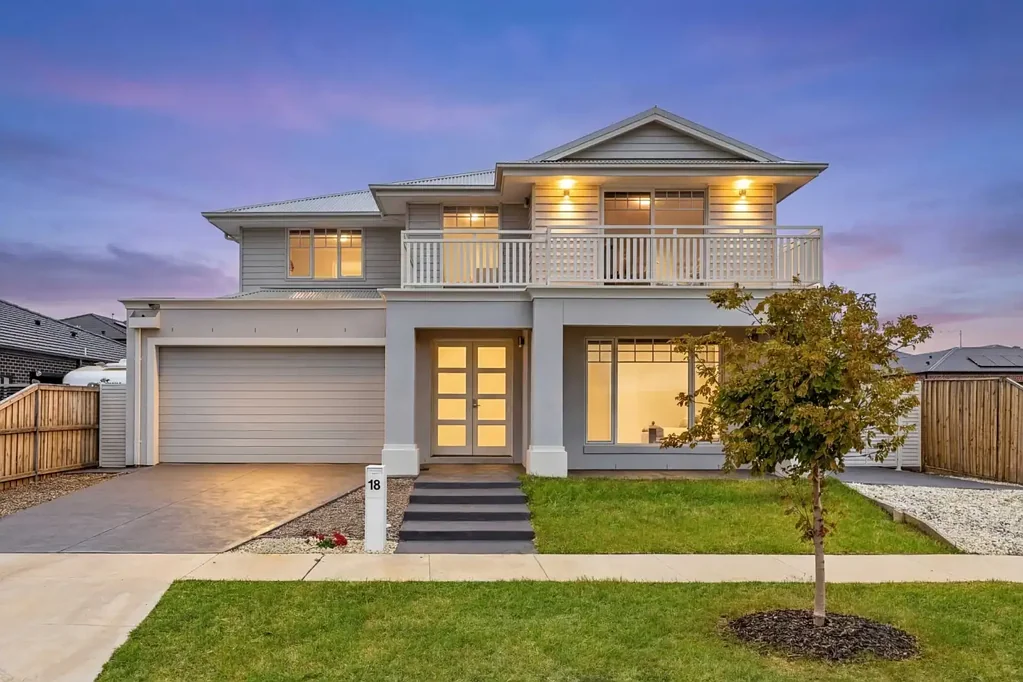 Gisborne 5房  Brilliant 180° Views, Superb Family Luxury