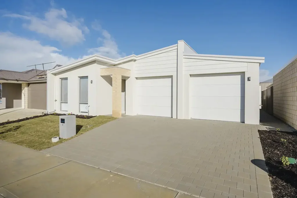 MODERN 2 BEDROOM DUAL KEY HOME – PERFECT FOR EASY LIVING