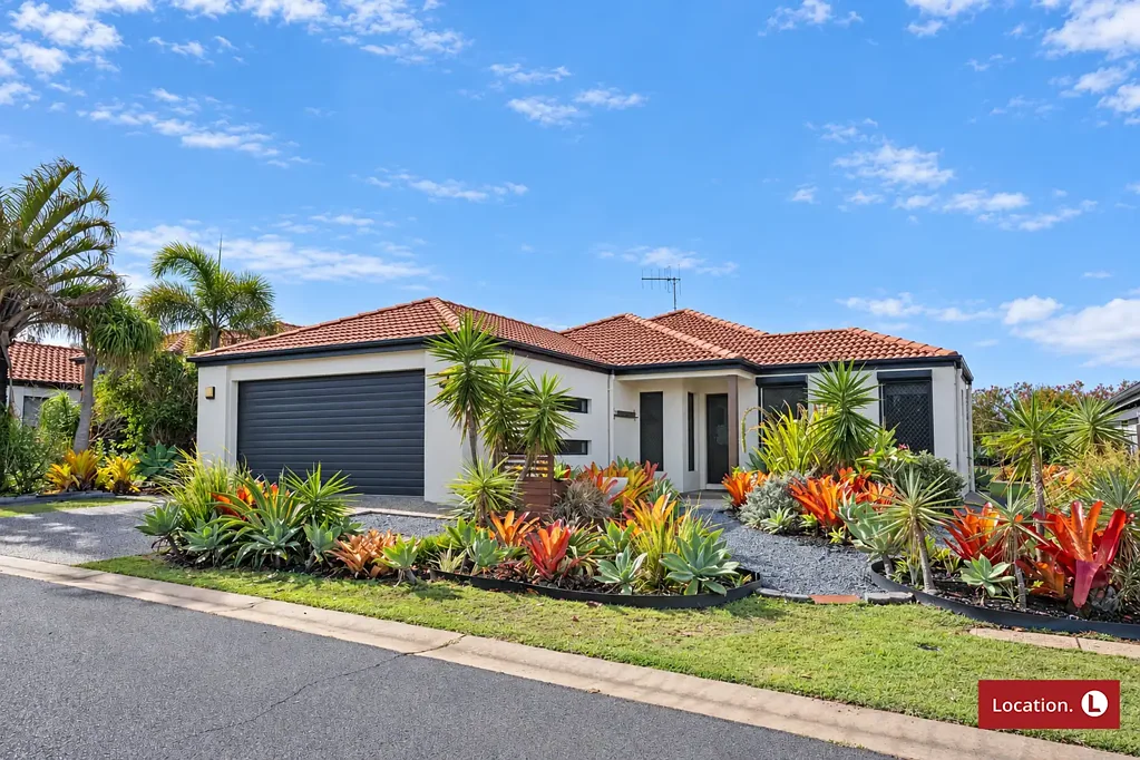 Coral Cove 4कमरा MODERN COASTAL LIVING IN AN EXCLUSIVE GATED COMPLEX WITH POOL & TENNIS COURT
