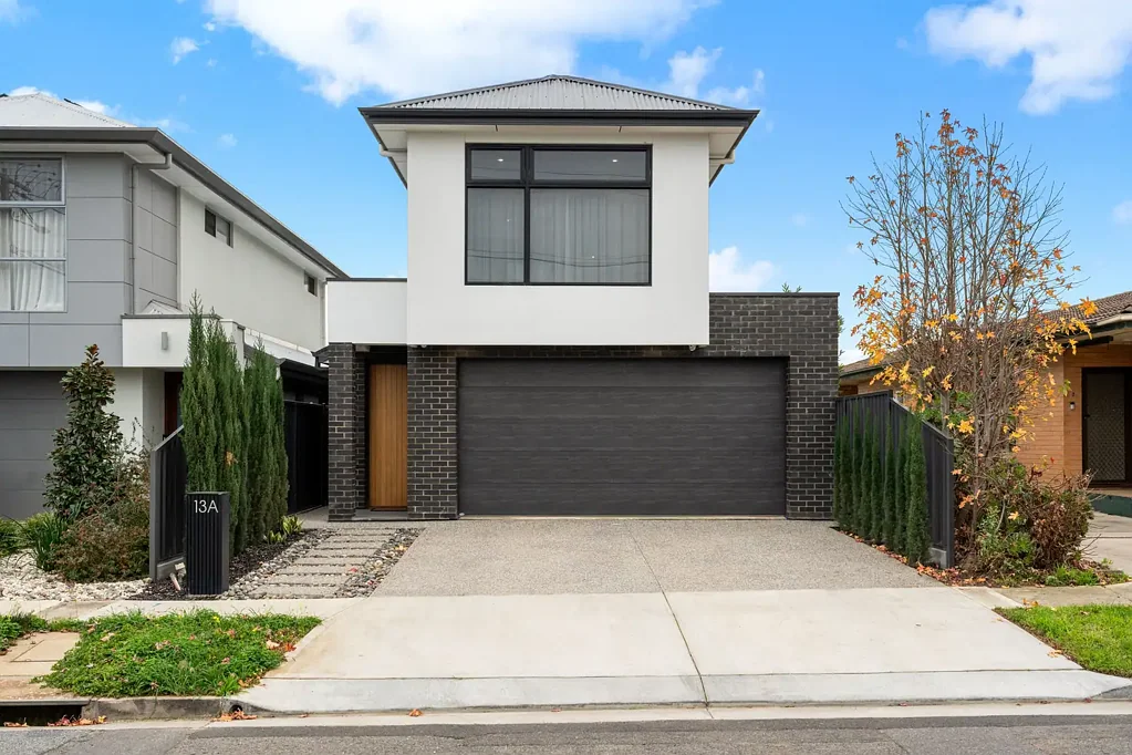 Seaton 3Moenga Light-Filled Luxury, Family Function & Enviable Entertaining