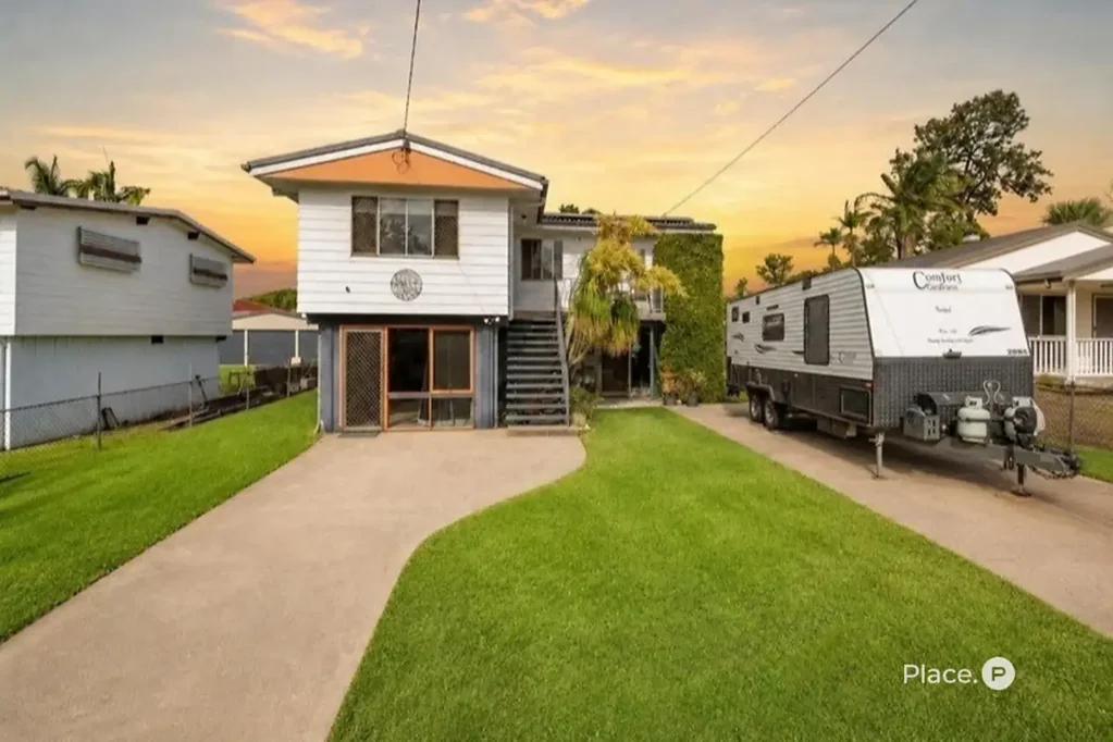 Kippa-Ring 3Kwarto Spacious Family Home with Multi-Generational Living
