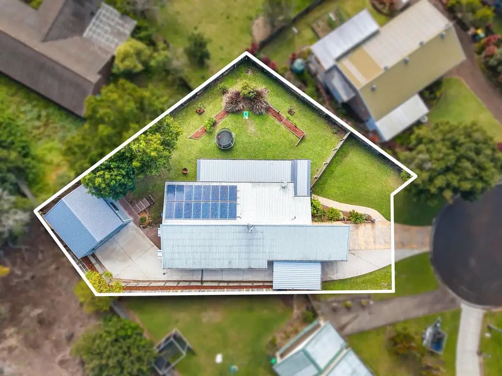 Nambour 3Phòng ngủ Renovated, Stylish Family Home with Side Access & Shed!