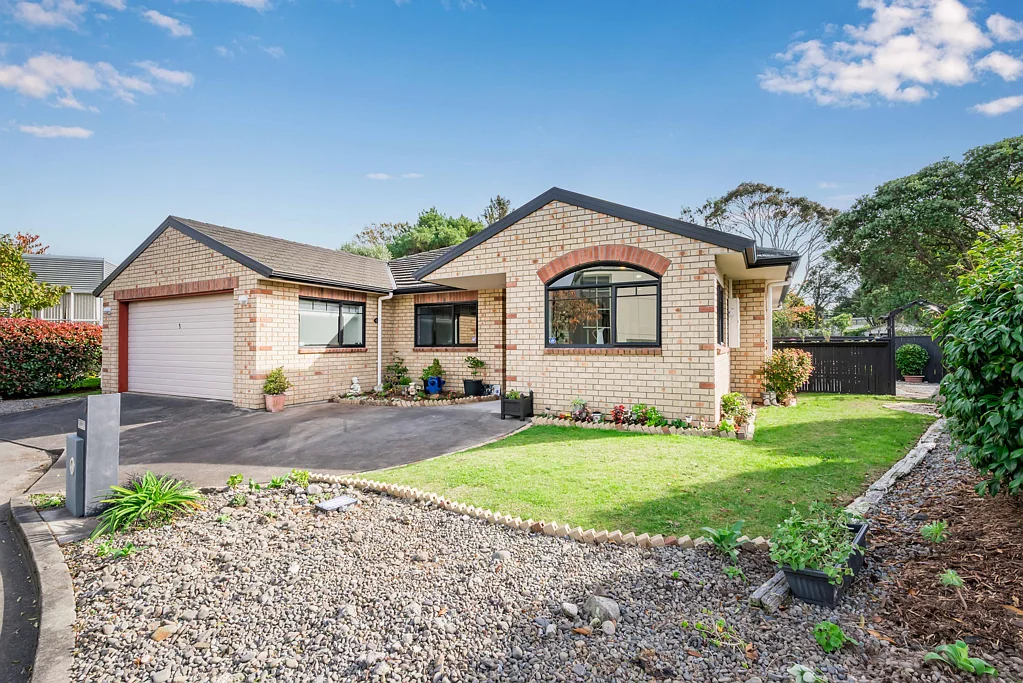 Paraparaumu 3 Bedroom Attractive Home Close to Amenities