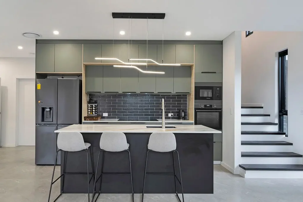 Balmoral 4房  Brand New Luxury Family Home – Owners Keen to Sell