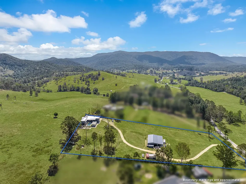 Royston 6બેડરૂમ Discover the Perfect Blend of Country Serenity and Modern Luxury   19 Grays Road, Royston QLD