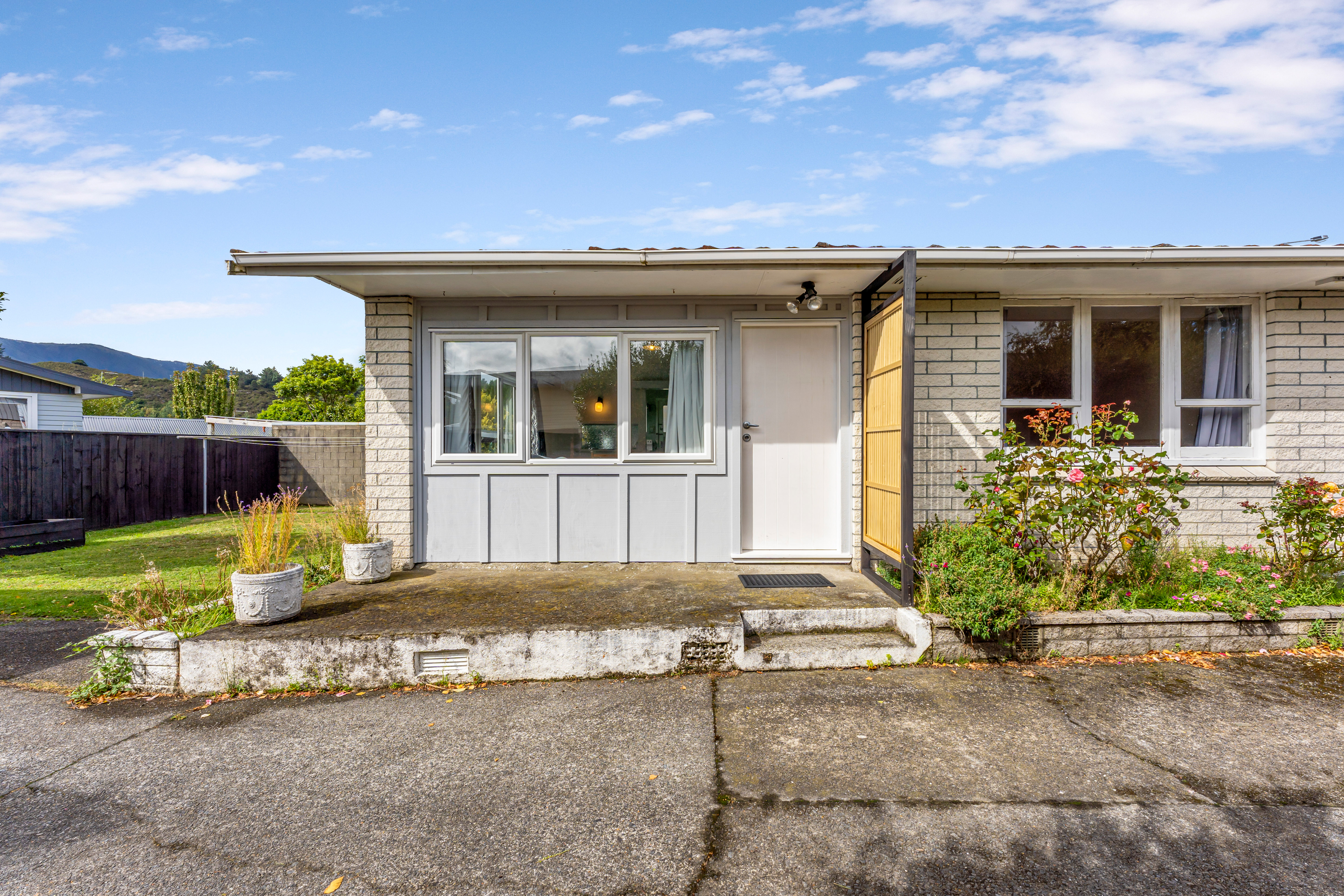 2/1242 Fergusson Drive, Brown Owl, Upper Hutt, 2 Schlafzimmer, 1 Badezimmer, Townhouse