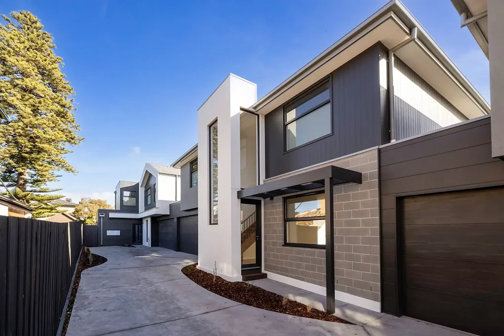 Edithvale 3 Bedroom Light-filled Coastal Chic with a Sought-after Floorplan
