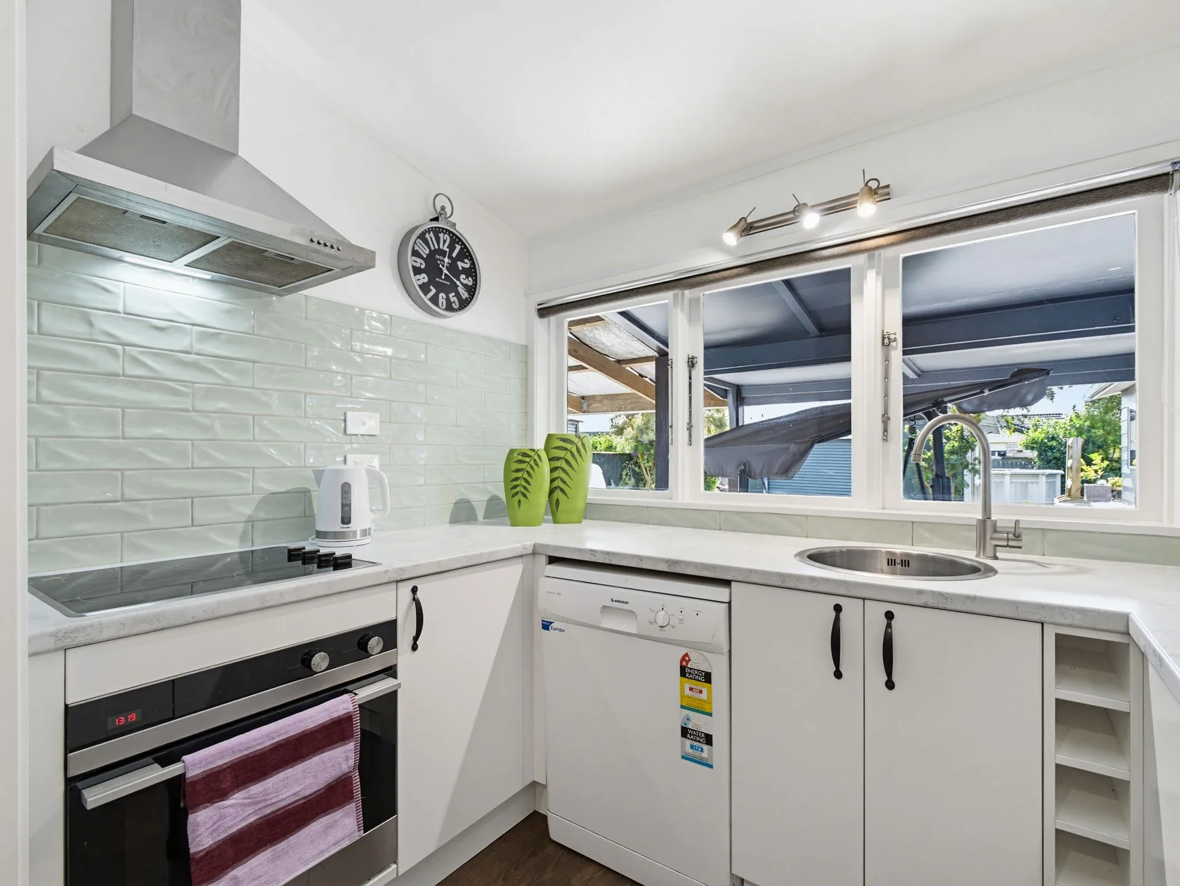 Katikati 4Moenga Spacious Family Home with Attached Sleepout