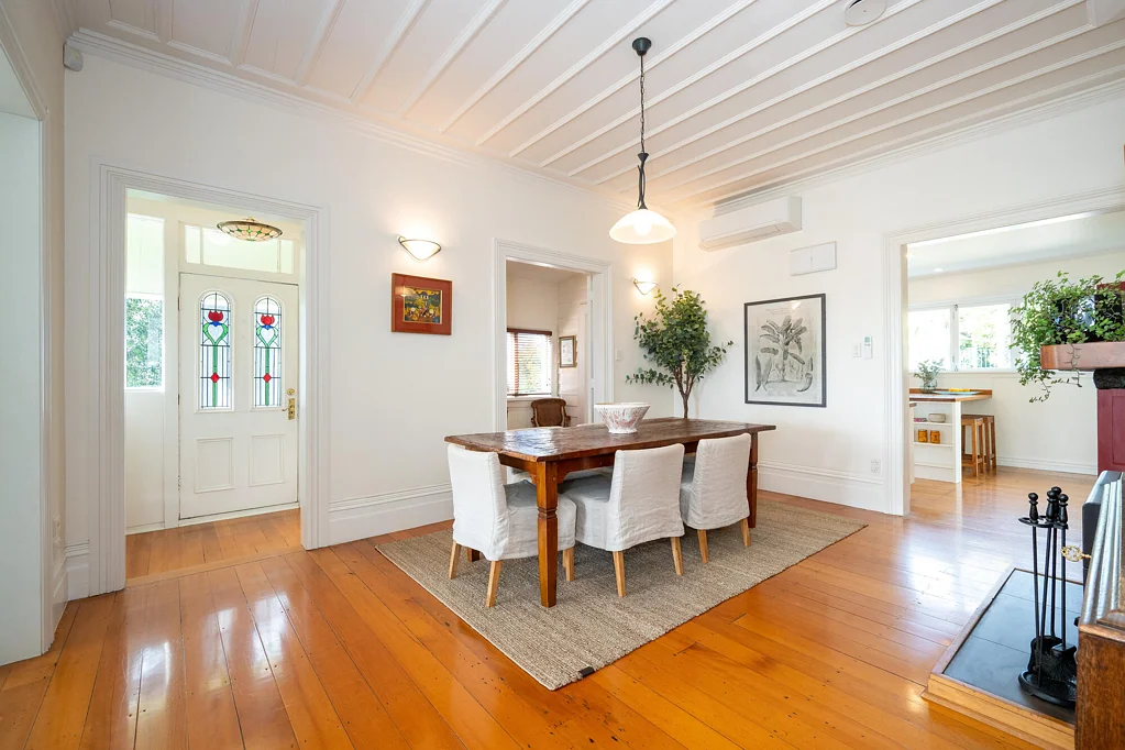 Napier Hill 4房  Character, views, family living