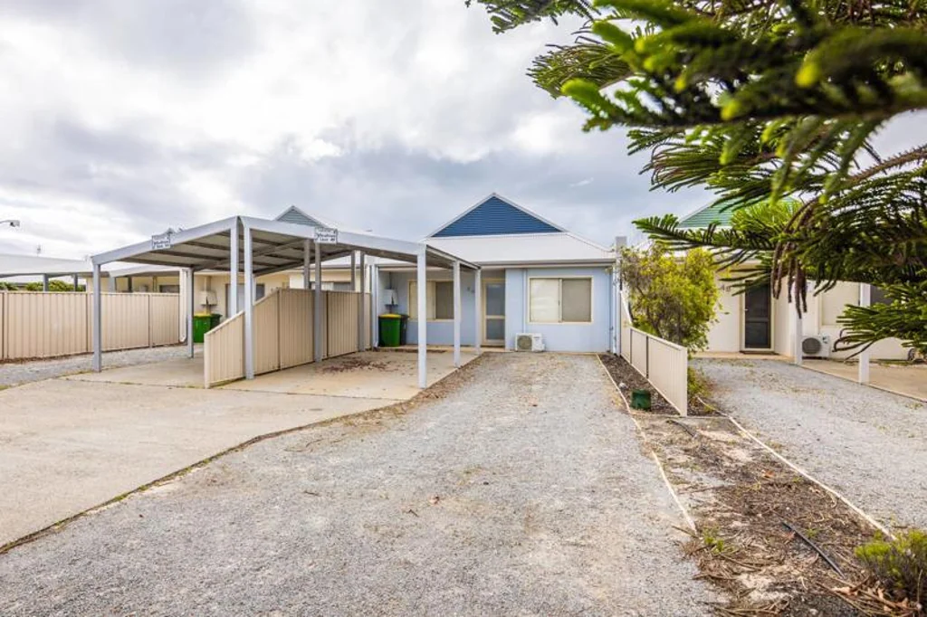 Jurien Bay 3Phòng ngủ UNDER CONTRACT by Professionals