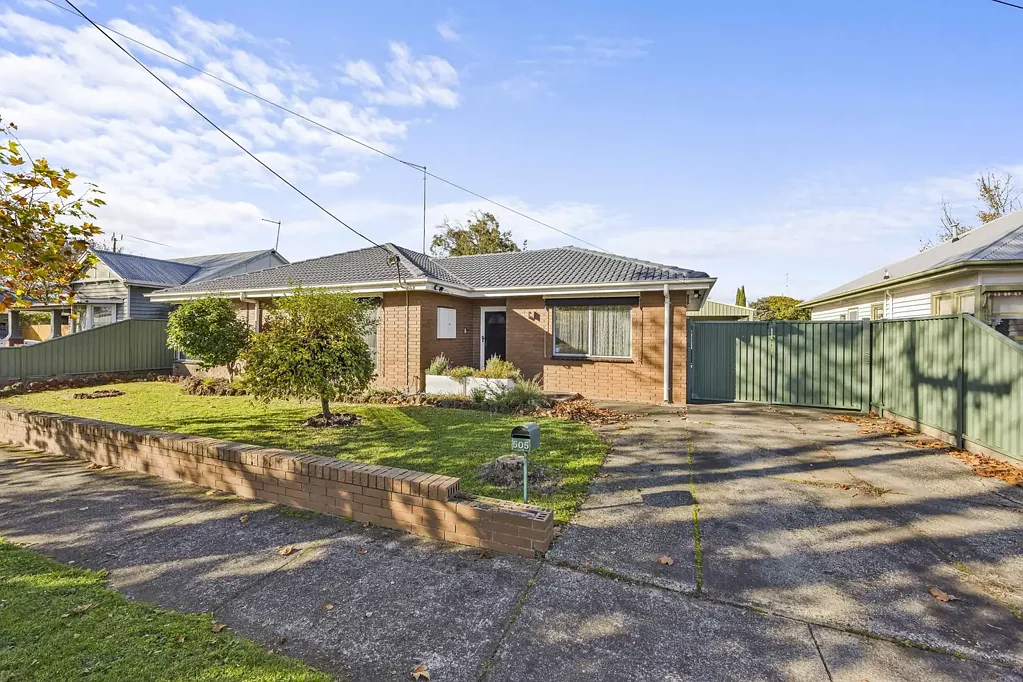 Exceptional Shed Space Meets Comfortable Family Living