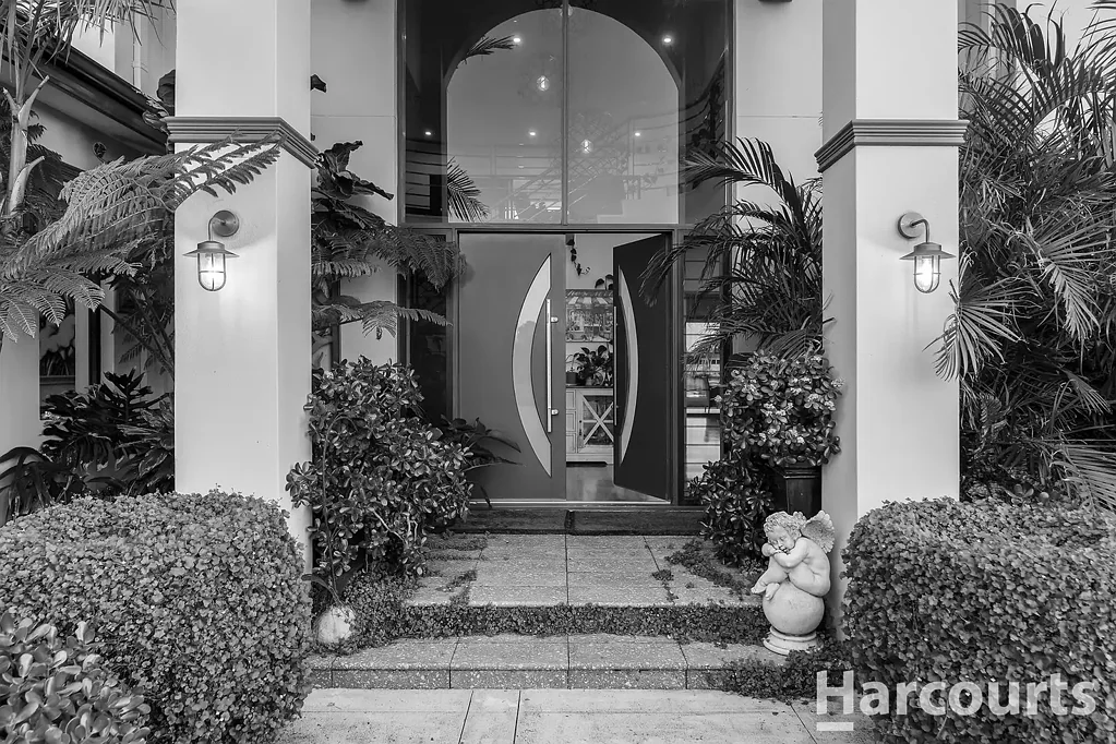 15 Warren Place, Dudley Park, WA 6210