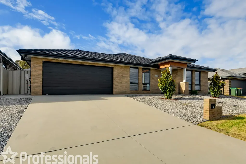 35 Clem Mcfawn Place, Orange, NSW 2800
