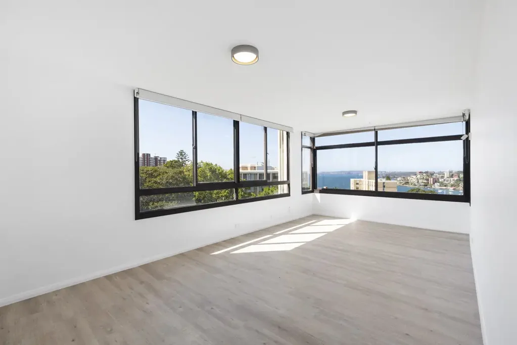 STYLISH LIGHT-FILLED APARTMENT