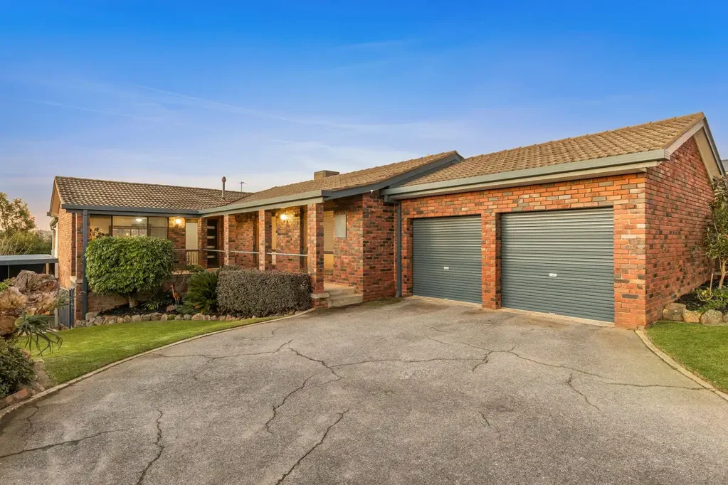 East Albury 5Kwarto Charming East Albury, Breath-Taking Views Included!