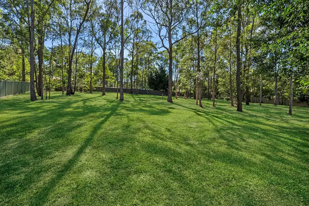 Morayfield Excelsior Park Estate Premium Acreage Home Site - Inviting all offers!
