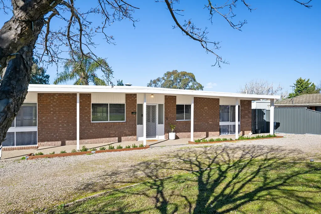 Glenrowan 3 Bedroom A Beautifully Presented Home with Space, Views & Town Convenience