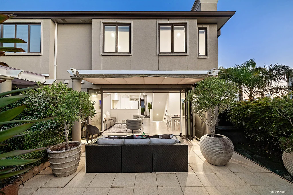 Albany Heights 3房  A Lifestyle Worth Bidding For