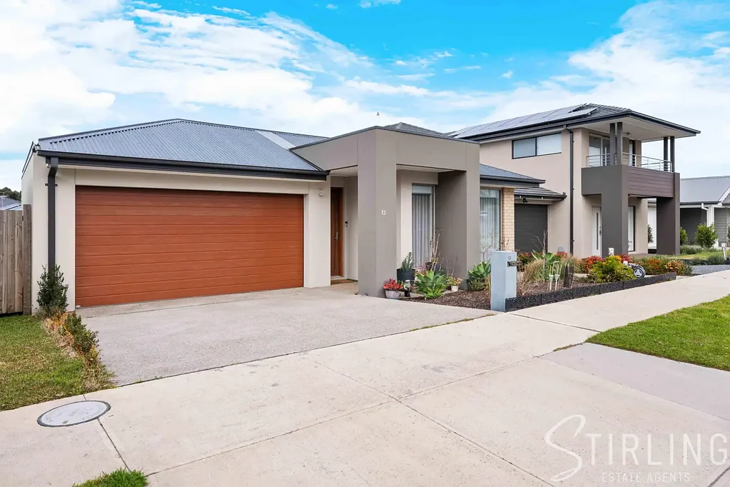 Junction Village 4 Bedroom Contemporary Family Living with an Entertainer's Edge