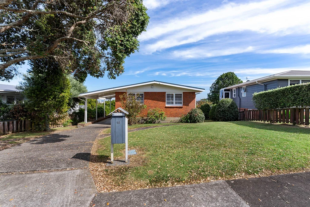 Pakuranga 4 Bedroom Outstanding Buying in Pakuranga Heights!