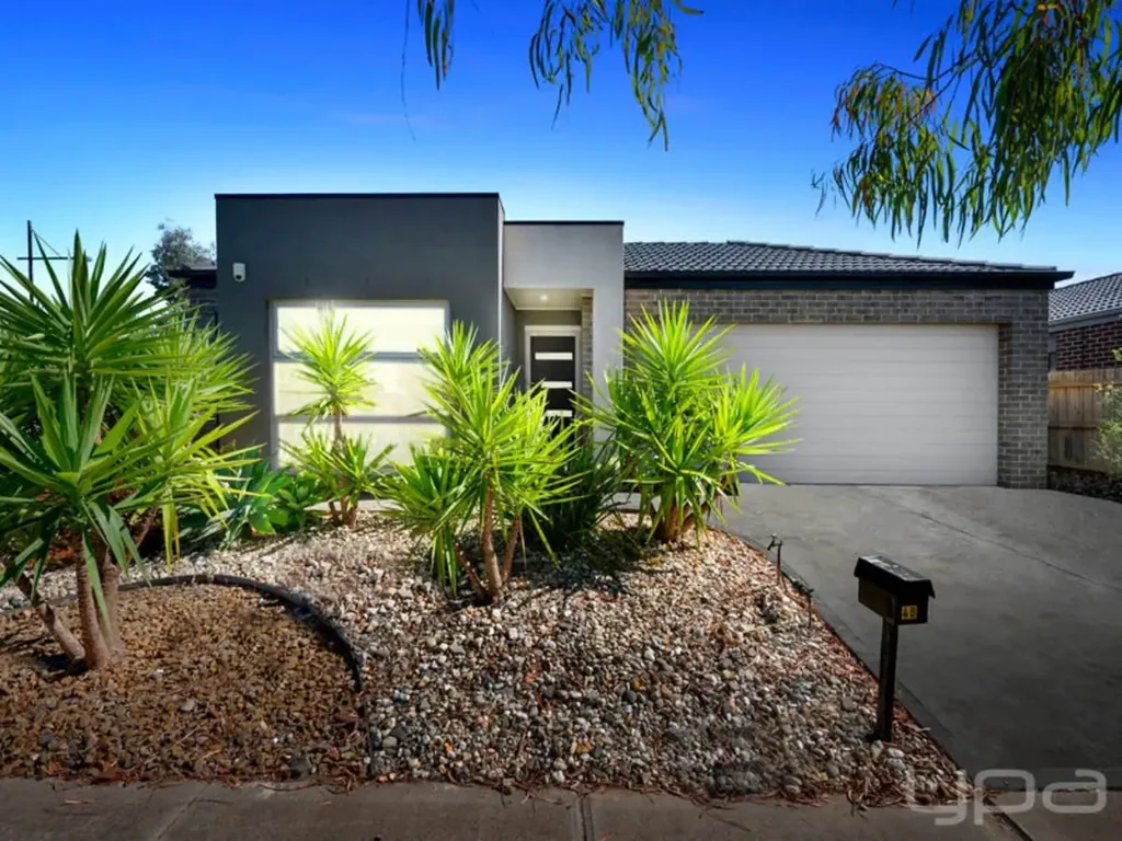 3 BEDROOM FAMILY HOME IN HARKNESS PEPPERMINT GROVE ESTATE