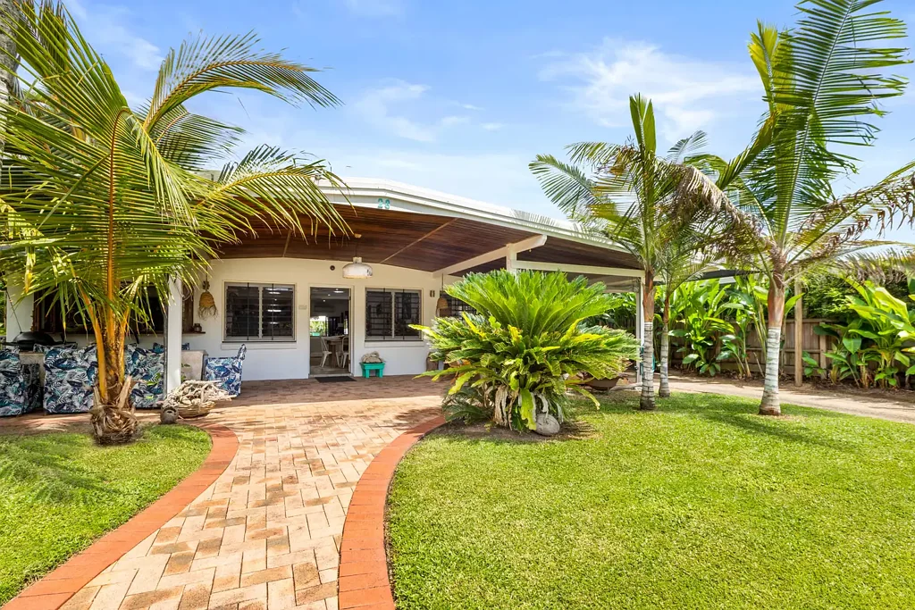 Newell 6房  LARGE HOME WITH OCEAN AND MOUNTAIN VIEWS
