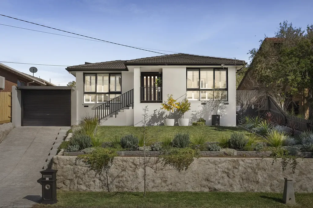 Keilor Park 3房  Stylishly Renovated Family Living with a Stunning Cathedral Ceiling Centrepiece