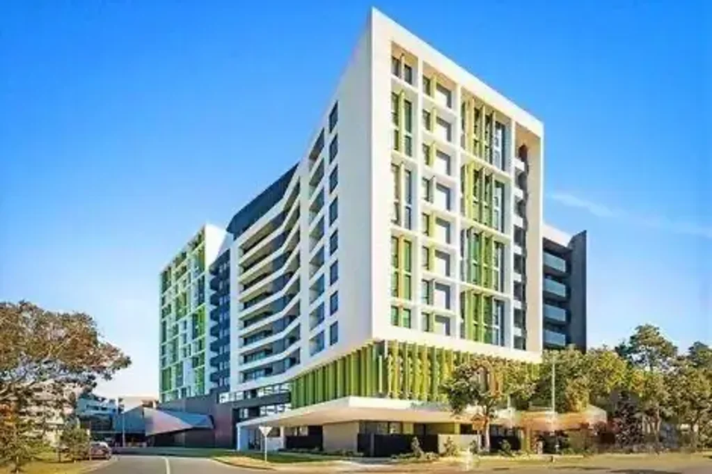 Spacious 1-Bedroom Apartment in Prime Parkville Location