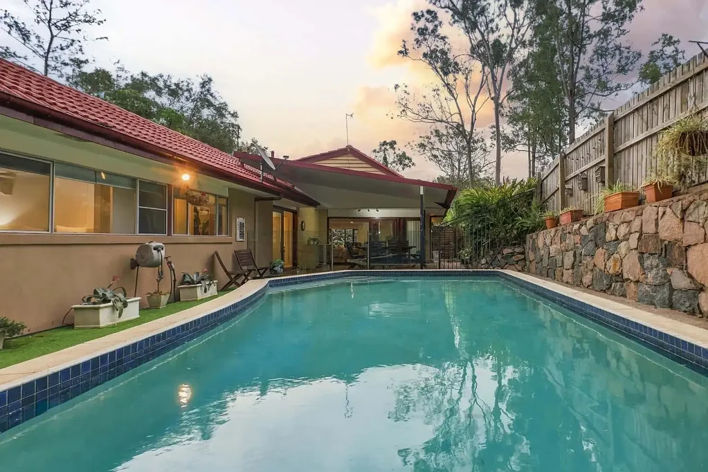 Chapel Hill 3Kwarto Versatile Dual-Living Home with Resort-Style Pool