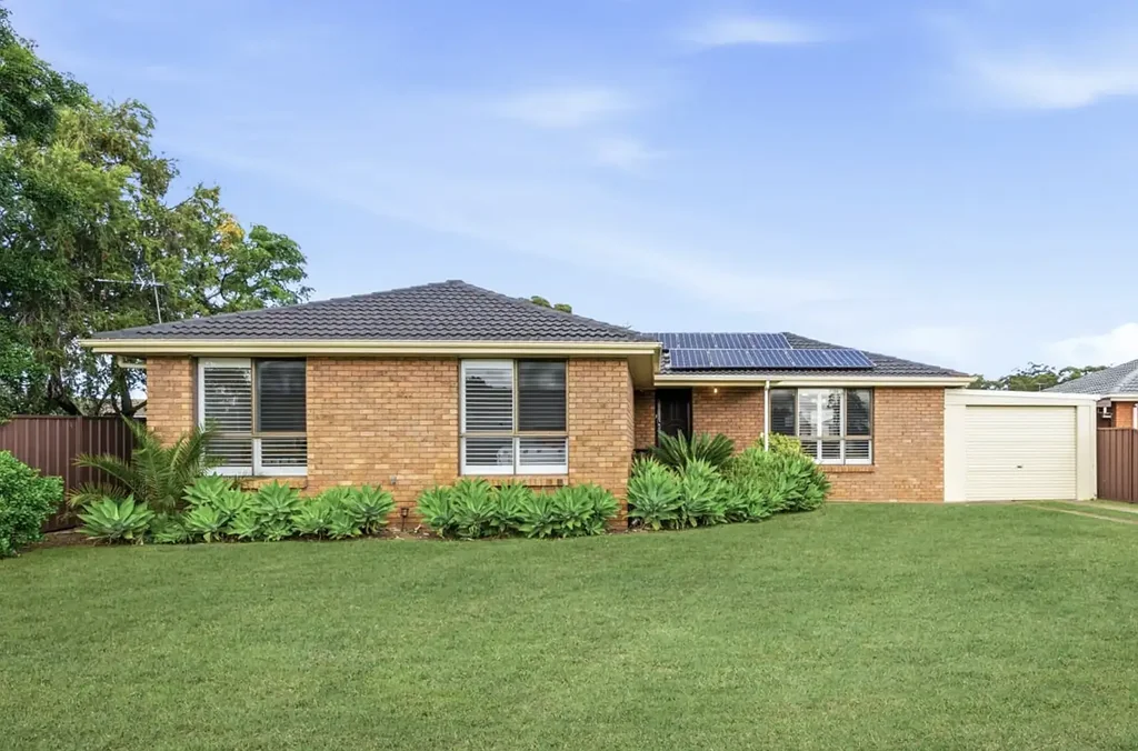 Beautifully Maintained Family Home in a Quiet St Clair Pocket