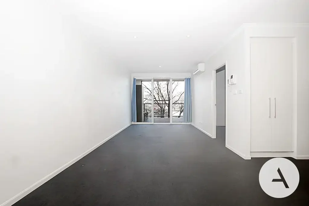 Residence near Kippax shops..!