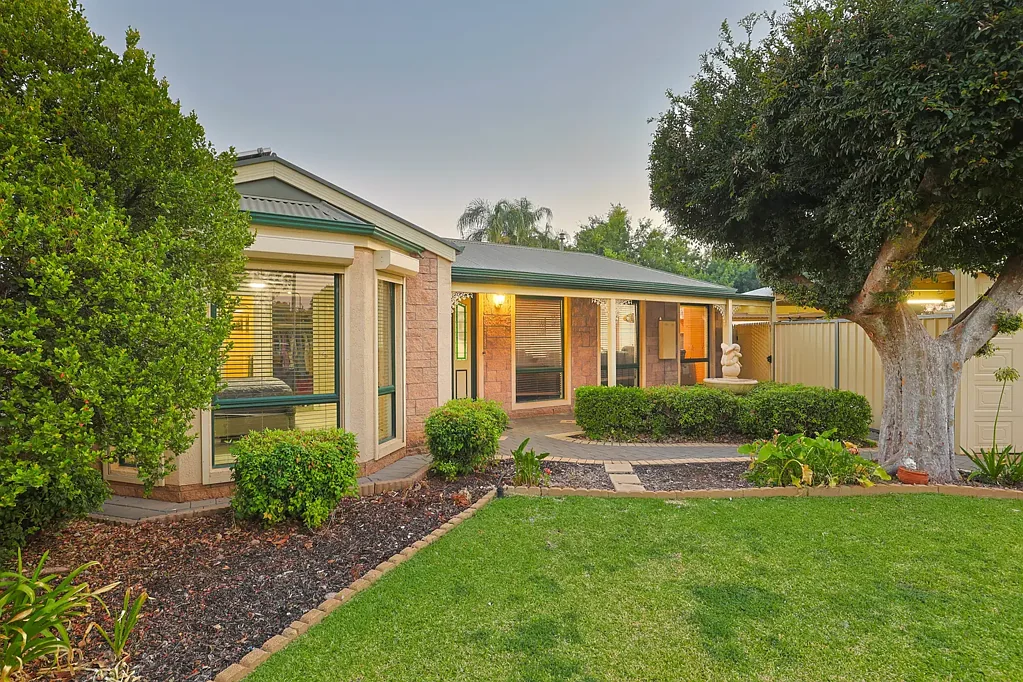 Mildura 4 Bedroom The ultimate lifestyle - pool, space and comfort!