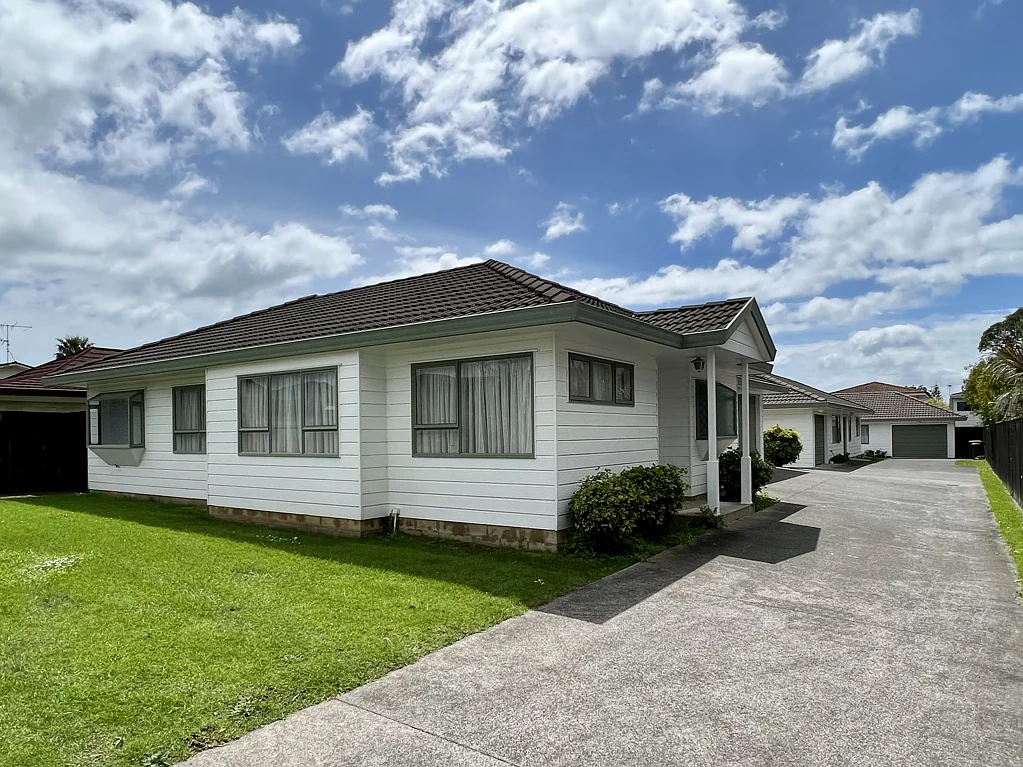 3-BEDROOM IN MACLEANS ZONE