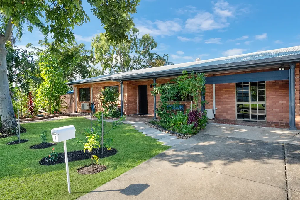 2 Barrallier Place, Cranbrook, QLD 4814
