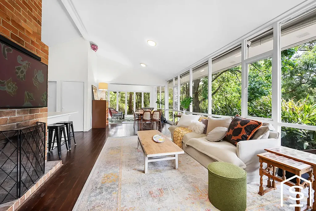 Epping 3ਬੈੱਡਰੂਮ Private Family Sanctuary on Expansive 1,638sqm(approx) – Modern Living Surrounded by Nature