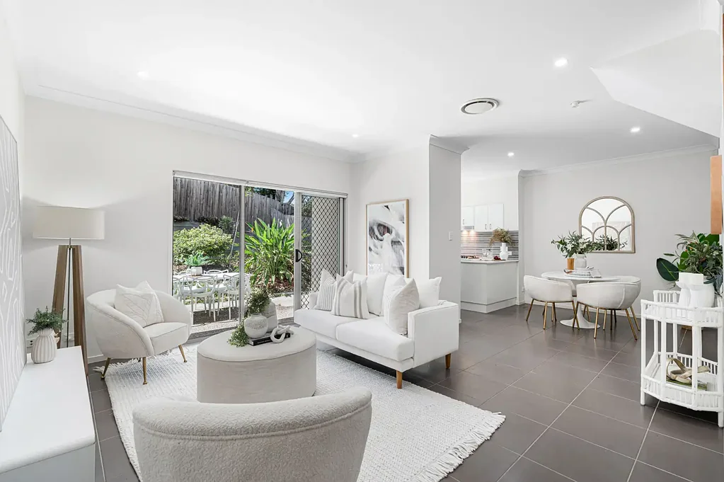 Manly West 3침실 SPACIOUS TOWNHOUSE IN CONVENIENT LOCATION