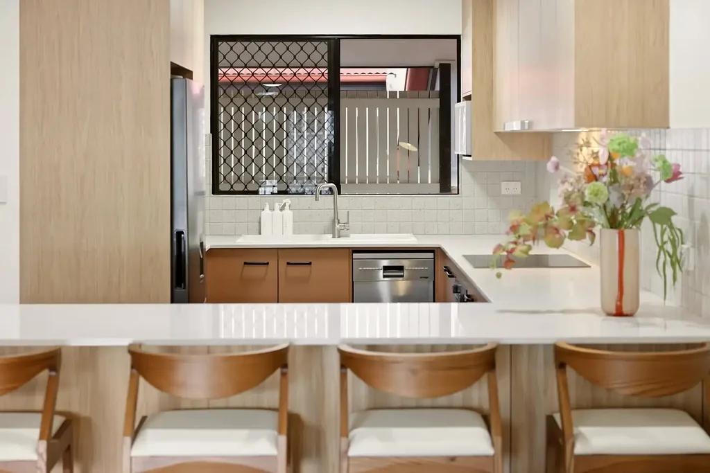 Kedron 2غرفة نوم Stylishly Renovated Two-Bedroom Unit in a Quiet Kedron Location