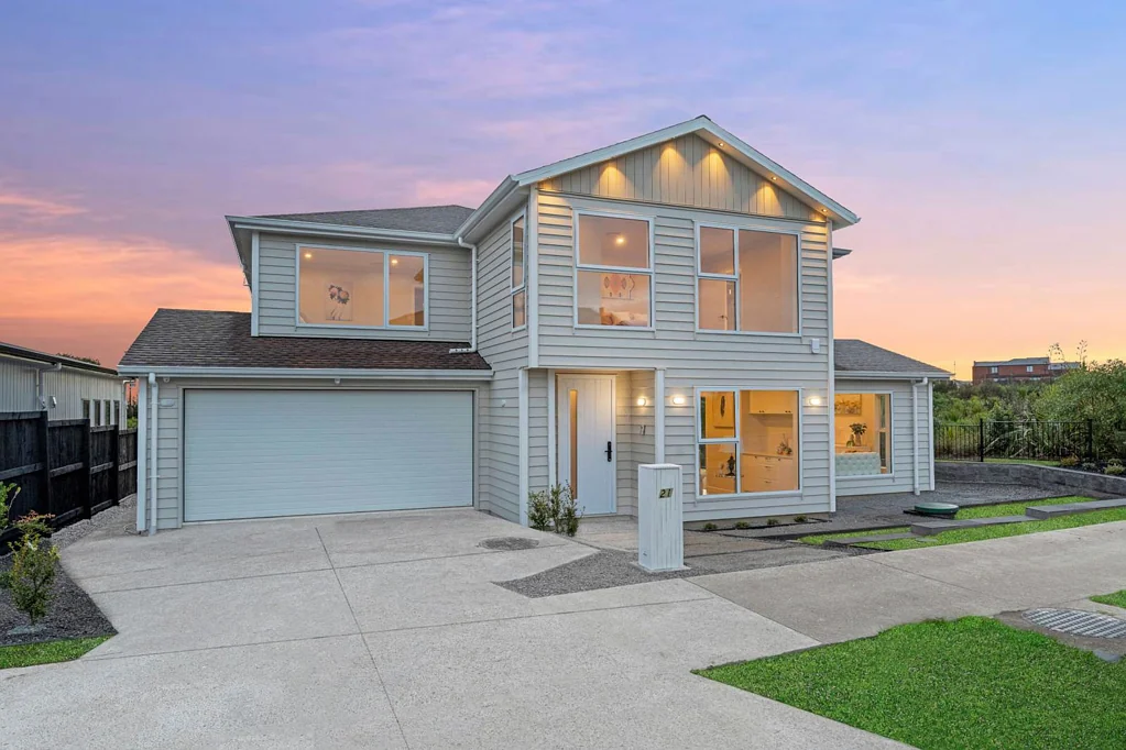 Karaka 5 Bedroom New English style Corner on Seagreen Ave, Karaka