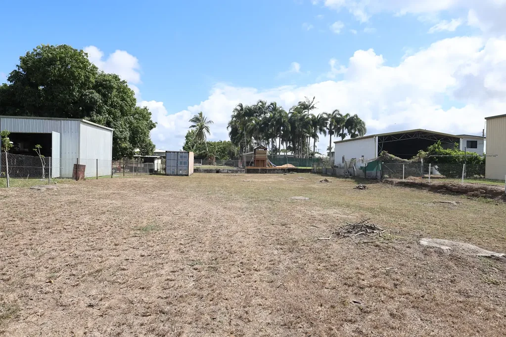 Home Hill Central 911m² Block - Endless Possibilities