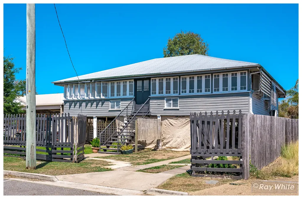 Berserker 3બેડરૂમ Opportunity, character and potential in a classic Queenslander home