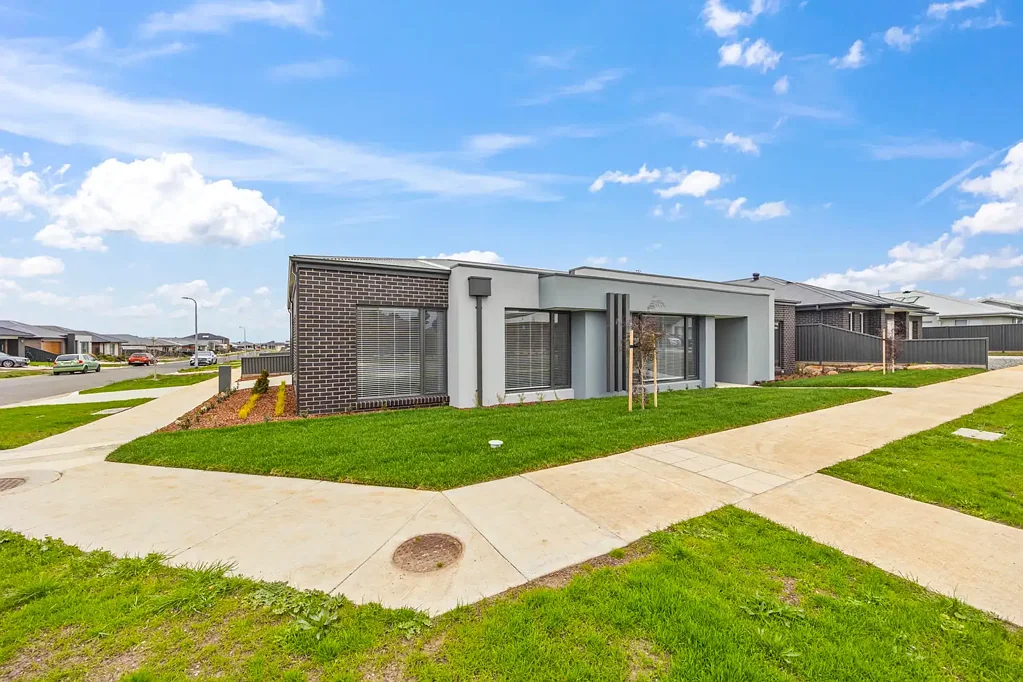 Prime location in stunning Martland Street Lucas!