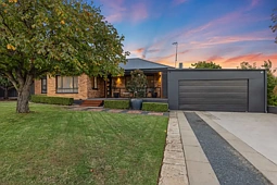 89 FAY AVENUE, Kooringal