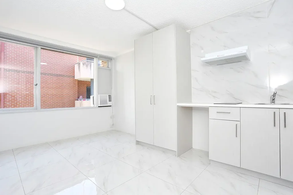 RENOVATED SELF CONTAINED LARGE STUDIO