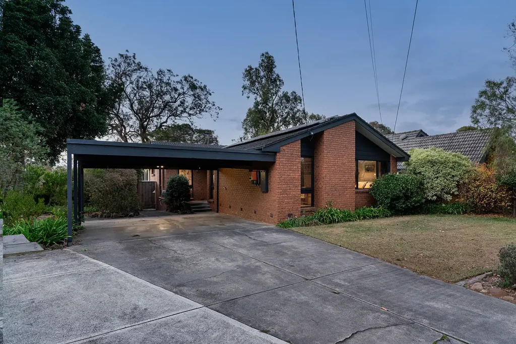 Spacious Family Home in Quiet Court Location