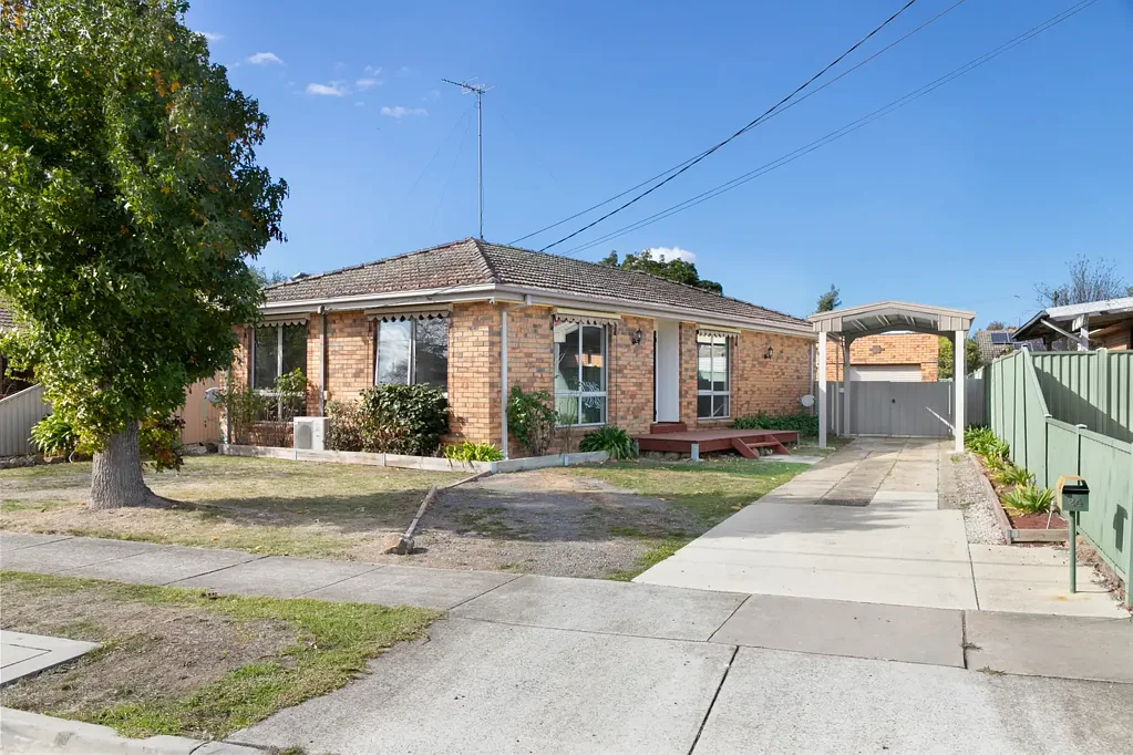 24 Manneville Street, Wendouree, VIC 3355