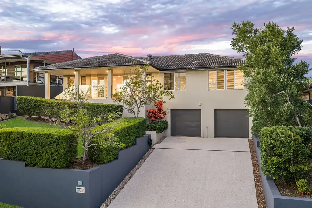 Mount Gravatt East 4房 山景，现代风格 & 卓越的家庭功能性 Mountain Views, Modern Style & Exceptional Family Functionality
